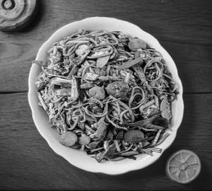 Pork  garlic fried noodles /chow