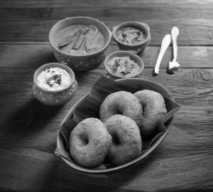 Medu Vada {1plate}