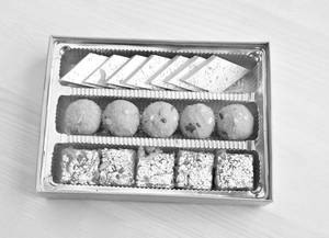 Sweets Gift Box 5 [500 grams]