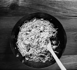 Mushroom  garlic fried noodles /chow