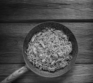 Chicken   garlic fried noodles /chow