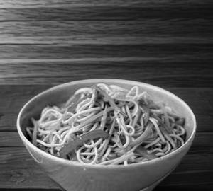 Veg  fried  noodles /chow