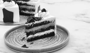 El German Black Forest Pastry
