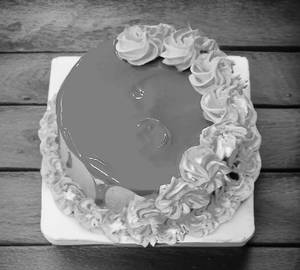 Strawberry Cake (500Gm)