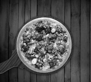 Manchurian pizza