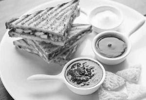 Tandoori Paneer Sandwich