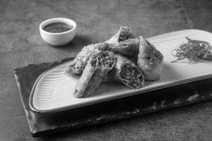 Veg Spring Roll (6 Pcs)