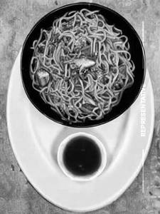 Mushroom Schezwan Noodles