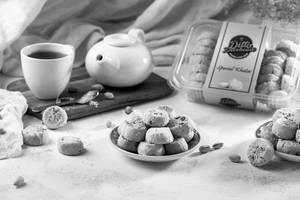 Besan Khatai