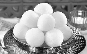 Sponge Rasgulla [1 Piece]