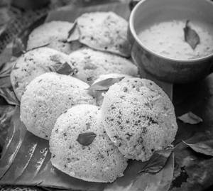 Ghee Rava Idli
