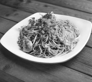 Schezwan noodles non veg