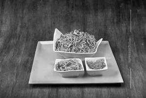 Veg hakka noodles