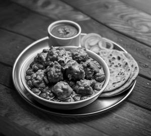 Chicken Chilli 8 Pieces) With 4 Roti