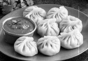 Veg momos [full]