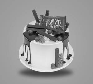 Crunchy Kit Kat Cake 500 Grams