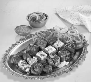 Mix Veg Platter 24 Pcs.