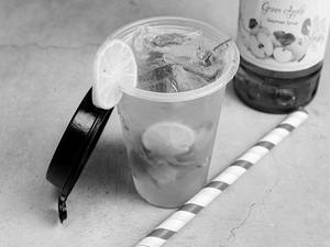 Green apple mojito