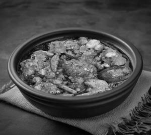 Kathiyawadi Undhiyu