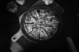 Grilled Chicken Pizza (10 Inch 8 Slice)