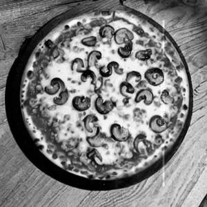OB Cheese Mushroom pizza