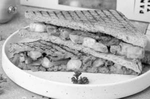 Paneer tikka bhurji sandwich [3 layer]