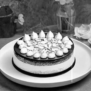 Round Druch Almond Cake 