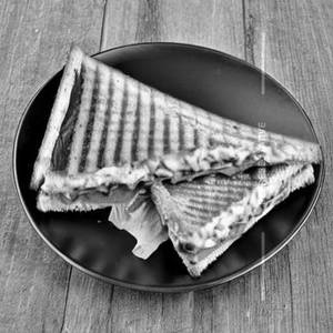 Veg cheese grilled sandwich [3 layer]