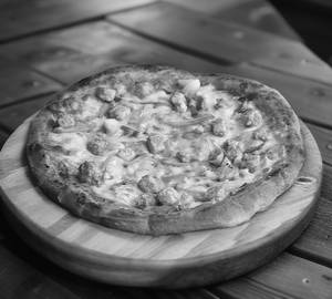 Fusion delight paneer pizza