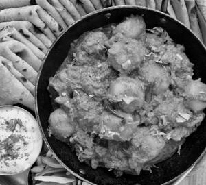 Aloo Dum With 3 Roti