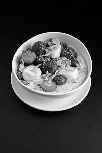 Banana & Peanut Butter Smoothie Bowl