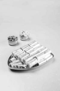 Kaju Pista Roll