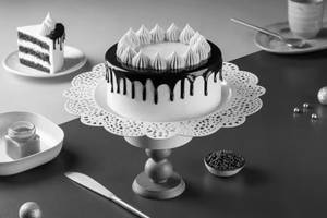 Choco Caramel Crunch Cake