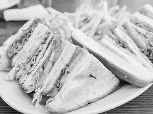 Special Grilled Club Sandwich Veg