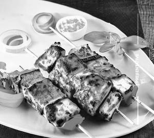 Cheese Stuffed Paneer Tikka