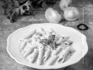 White sauce pasta