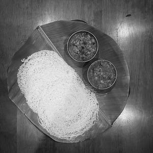Idiyappam (3) + Vadacurry