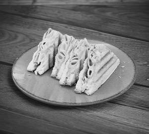 Macaroni Cheese Burst Sandwich