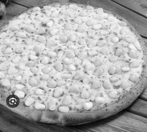Golden corn pizza