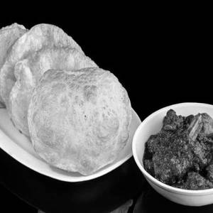 Luchi 4 PC +kosha (chicken )