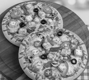 Exotic Pizza + Tandoori Paneer Pizza