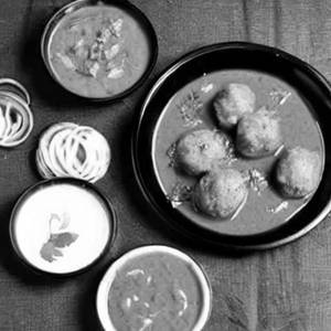 Idli Vada Curry