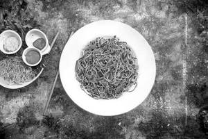 Schezwan Egg Fried Noodles (serves 1-2)