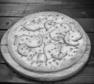 Tomato pizza