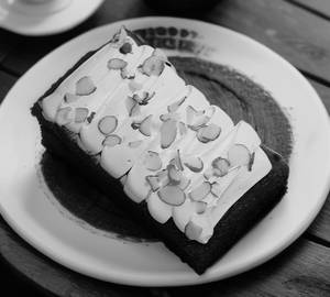 Almond Crush Atta Cake