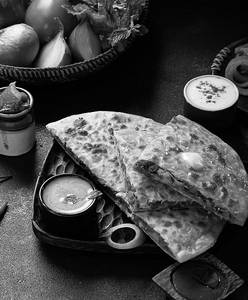 Achaari Paneer Paratha Combo