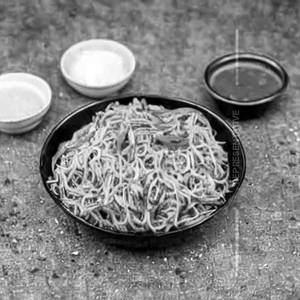 Egg Sarkari Hakka Noodles