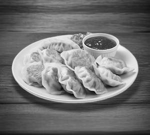 Fried corn cheese momos [6 pieces]