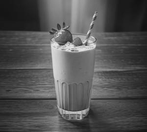Strawberry milk shake
