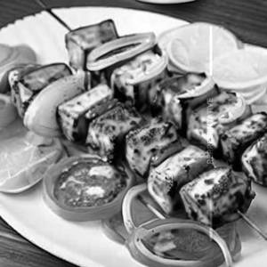 Paneer Garlic Tikka